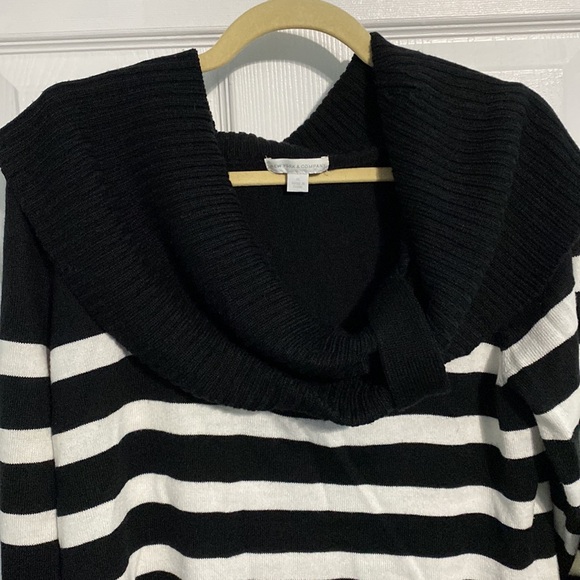 New York & Company Black and White Cowl Sweater Size XL - Picture 2 of 5